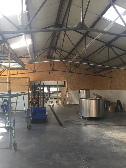 Installation des cuves de brassage — Mazesté, Mazet-Saint-Voy