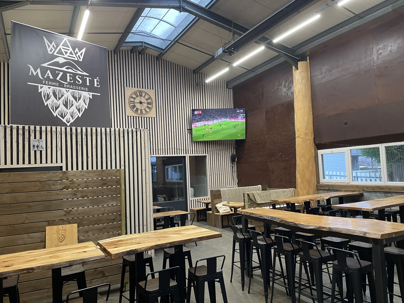 Brasserie Mazesté — salle intérieure, 2 Chemin de la Vaysse, Mazet-Saint-Voy